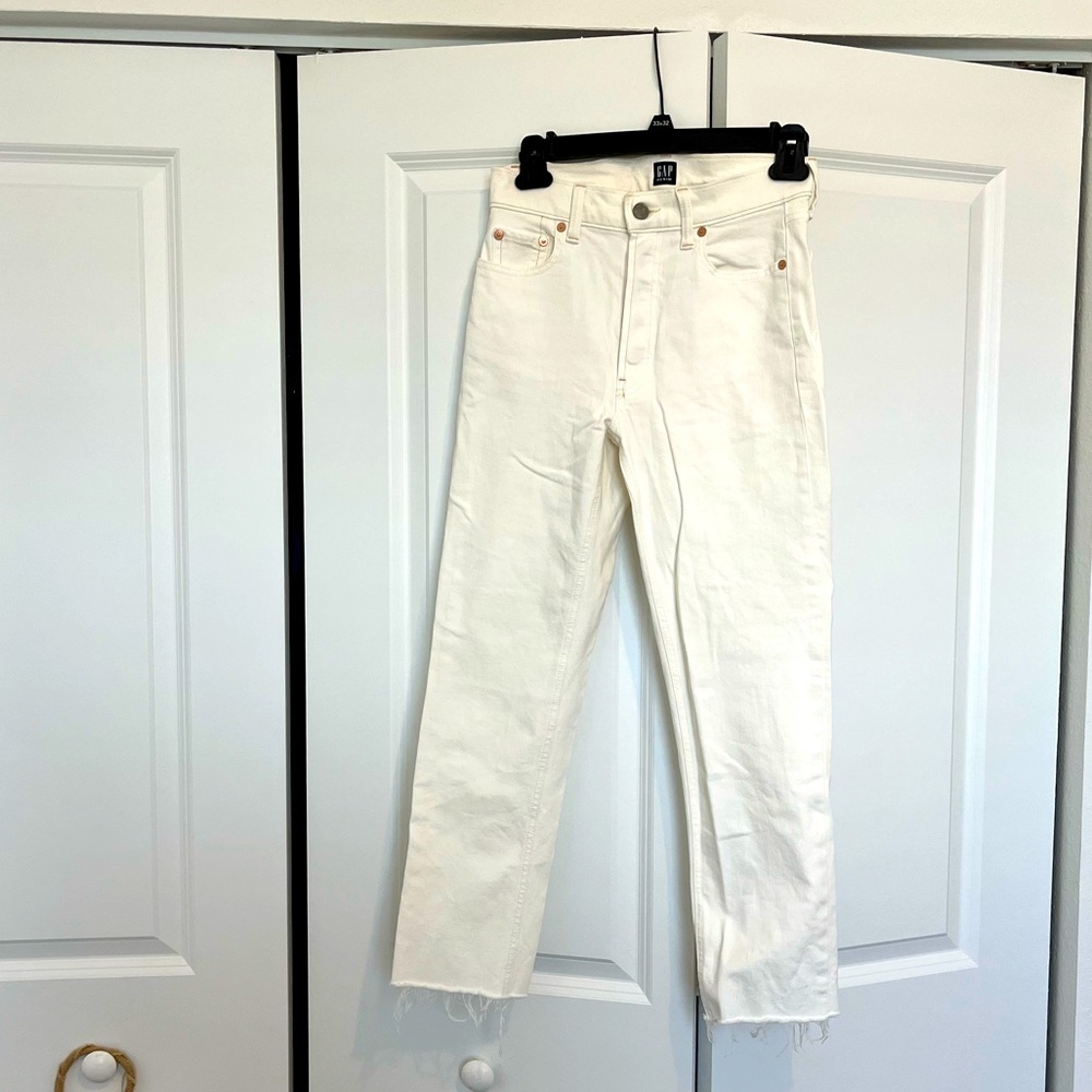 Gap jeans size 25/0 white, cropped cheeky straight